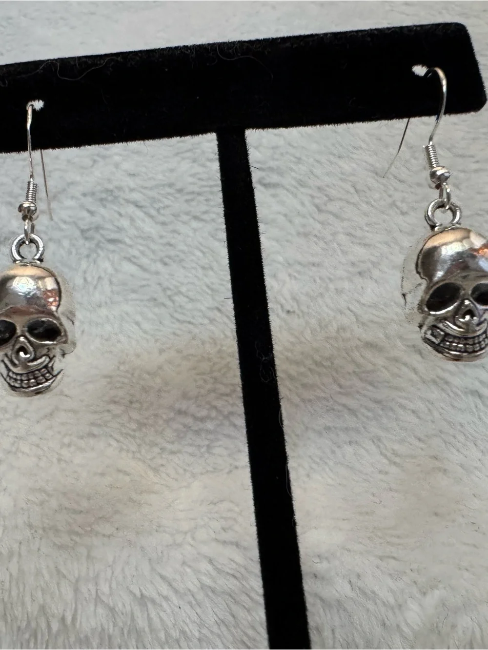 Silver Skull Dangle Earrings - Women's Fashion Jewelry